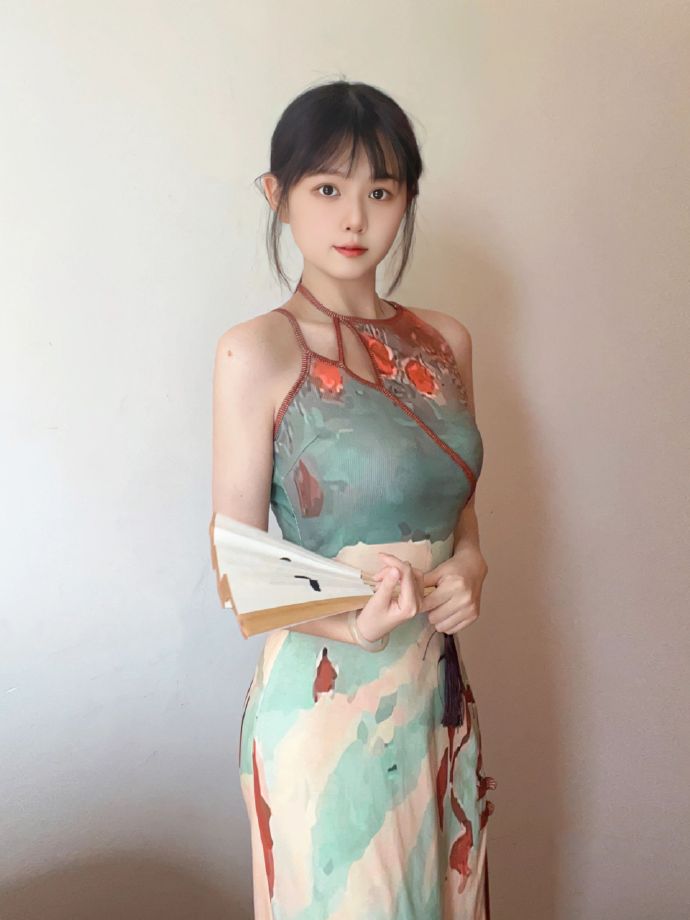 汪明荃缅怀谢贤：传奇人生，欢笑与泪水交织